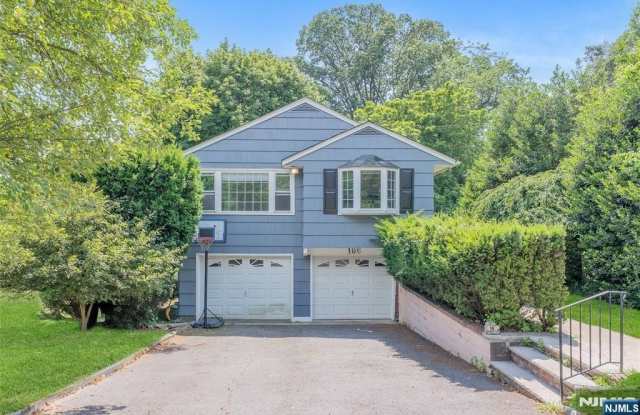 106 Hillside Avenue photos photos