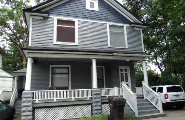 425 Bellevue Pl Gallery 2