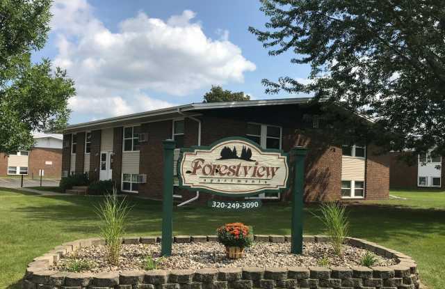 Forestview 2 Bedroom Upper Unit - 1610 University Drive Southeast, St. Cloud, MN 56304
