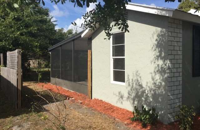 MOVE IN SPECIAL- Cozy Remodeled  1 Bed/1 Bath Home in Saint Cloud Gallery 4