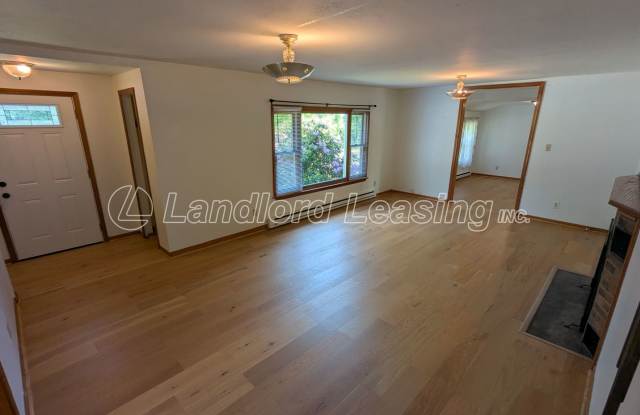 Country Living Spacious Ranch Duplex with 2.5-Car Garage! Gallery 3