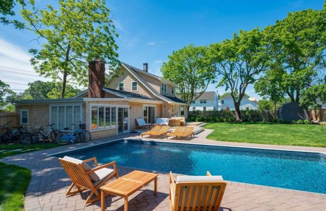 76 Oak Street - 76 Oak Street, Westhampton Beach, NY 11978