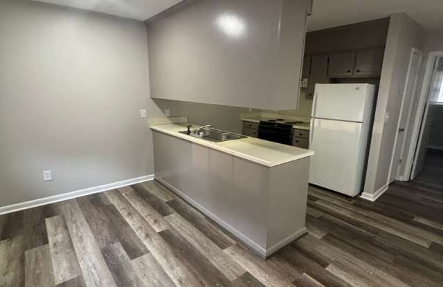Pine Hill Apartments - Tupelo photos photos Pine Hill Apartments - Tupelo photos photos