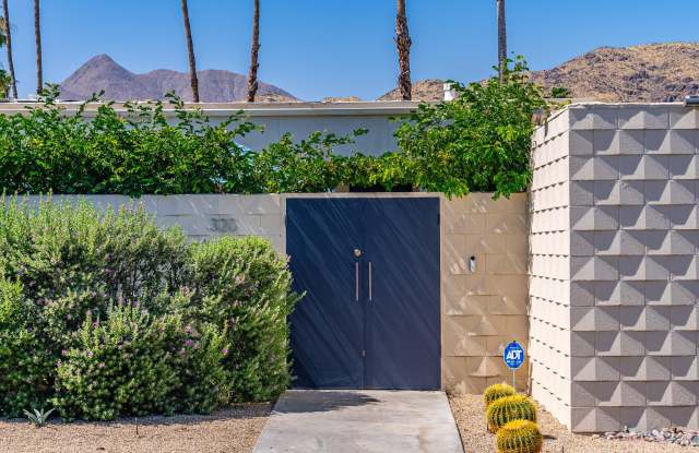 320 Desert Lakes Drive Gallery 2