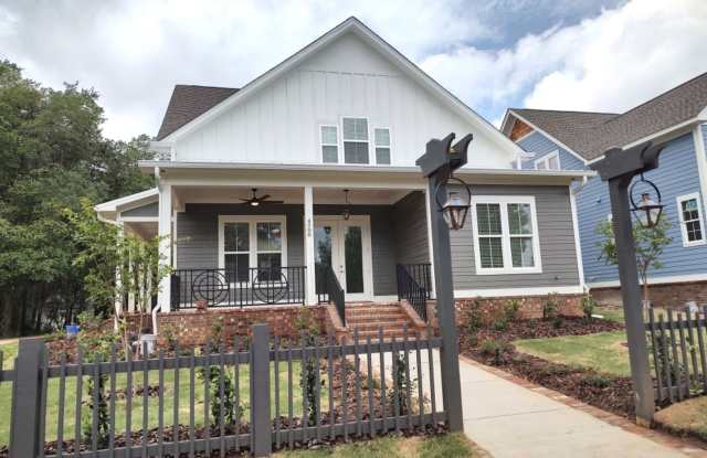 Premium 4 Bedroom in Southwood Gallery 3