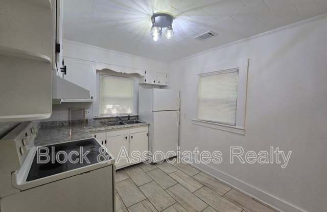 326 Pickett Place Gallery 3