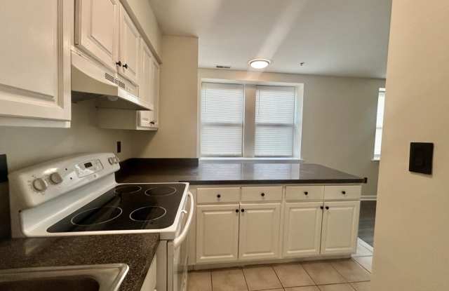 2910 Reisterstown Road Gallery 2