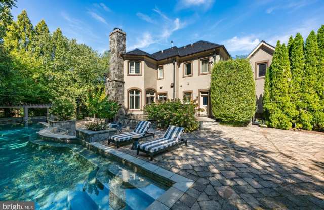 8305 FOX HAVEN Drive Gallery 3