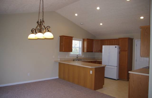 Spacious home for rent-Short Term Rental-only through February 2027 Gallery 4