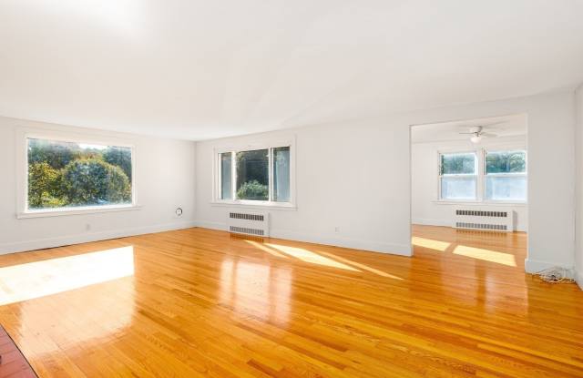 299 Prospect Street Gallery 4