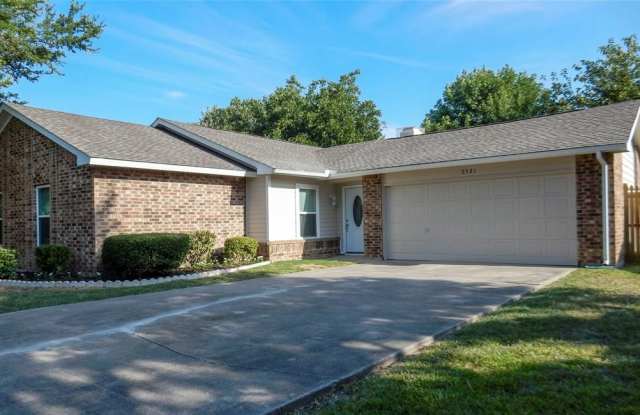 2721 Mistywood Lane Gallery 2