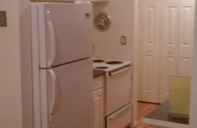 21681 Hillside Dr Apt D3 - 21681 Hillside Drive, Macomb County, MI 48035