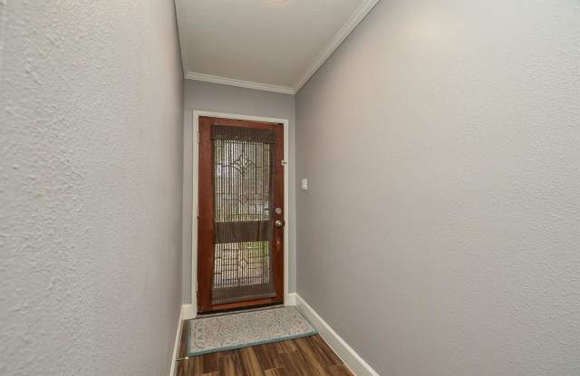 7514 Trabajo Drive Gallery 4