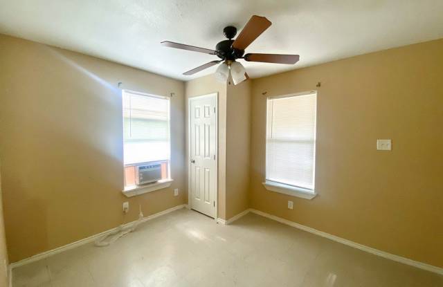 Adorable 2 bedroom 1 bath near Confluence Park! photos photos