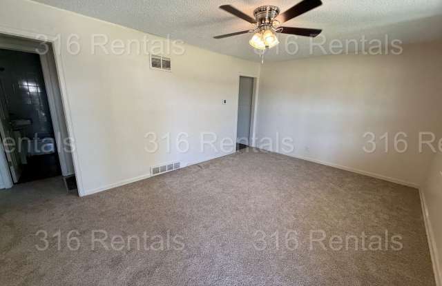 $1100 - 2 bed 1 bath - Single Family Home Gallery 3