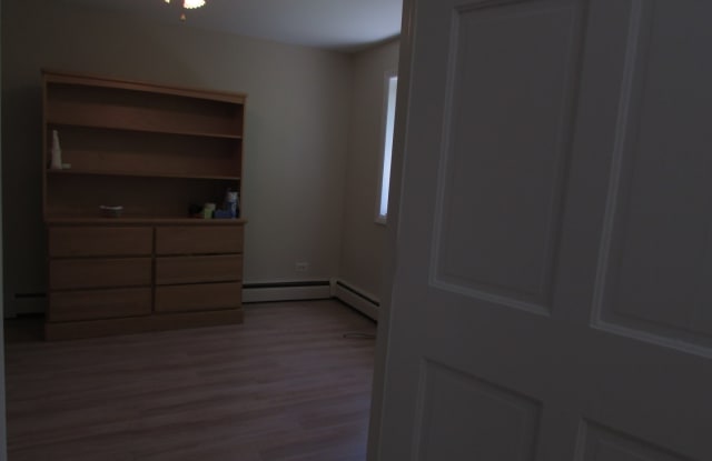 10353 DEARLOVE Road Gallery 4