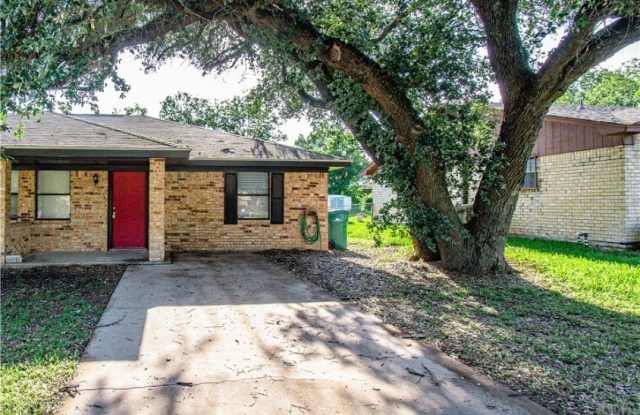 1610 Indian Trail photos photos
