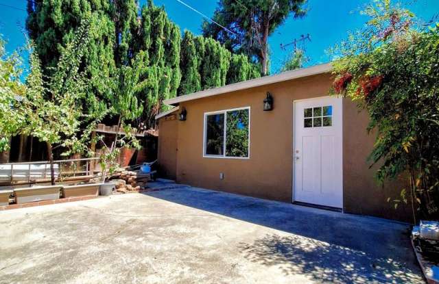 Beautiful 1bd Cottage Recently Remodeled - Accepting Cats photos photos Beautiful 1bd Cottage Recently Remodeled - Accepting Cats photos photos