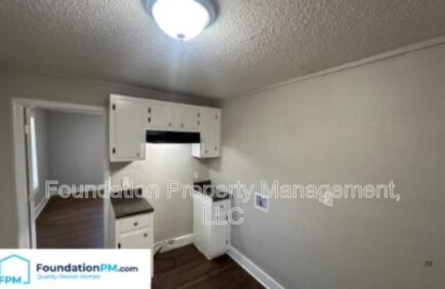 1596 Barton Street Gallery 4