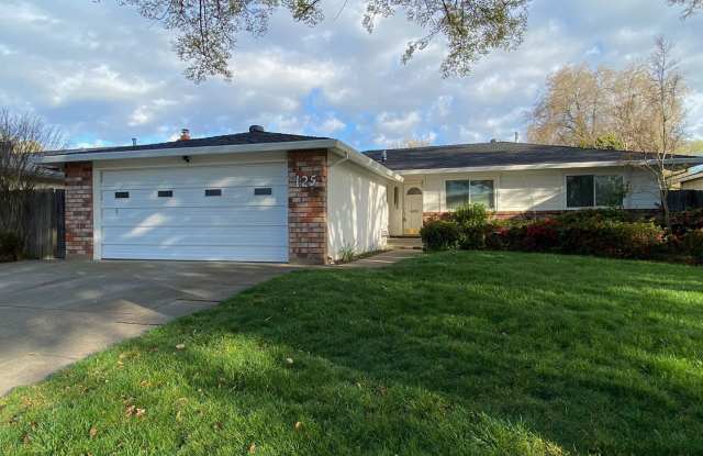 Beautiful 3 BDRM, 2 BATH Home w/ American River Access! - 125 Waterglen Circle, Sacramento, CA 95826