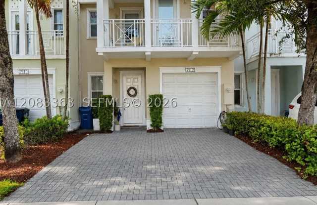 7512 NW 108th Path Gallery 1