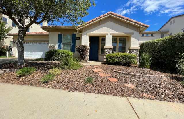 Spacious Anatolia Home in Rancho Cordova – Club Membership & Internet Included! photos photos