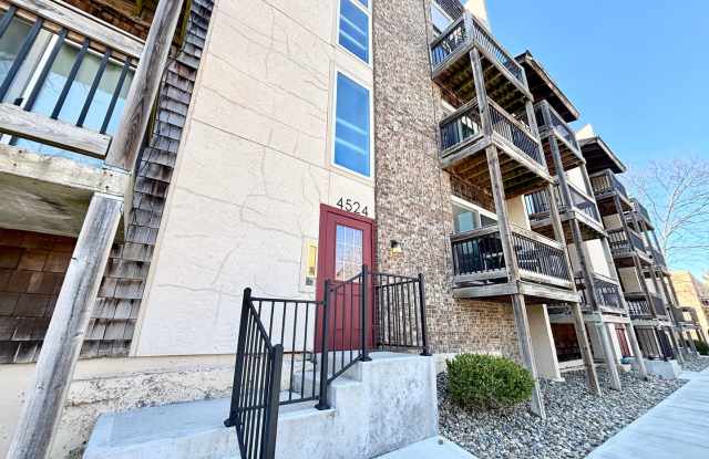 Top-Floor Plaza Condo with Vaulted Ceilings  Dual Balconies photos photos