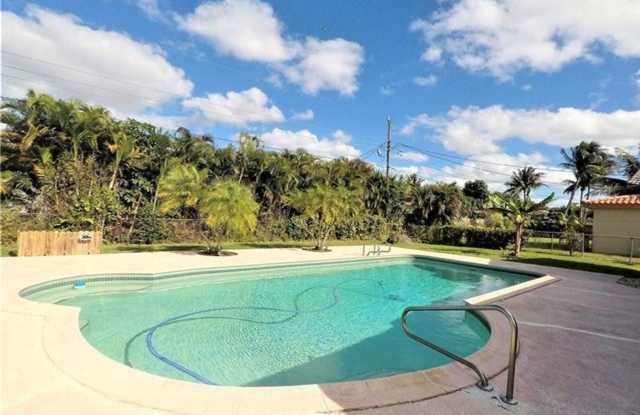 7221 NW 10TH Place, Plantation, FL 33313 - 6044 Gallery 1