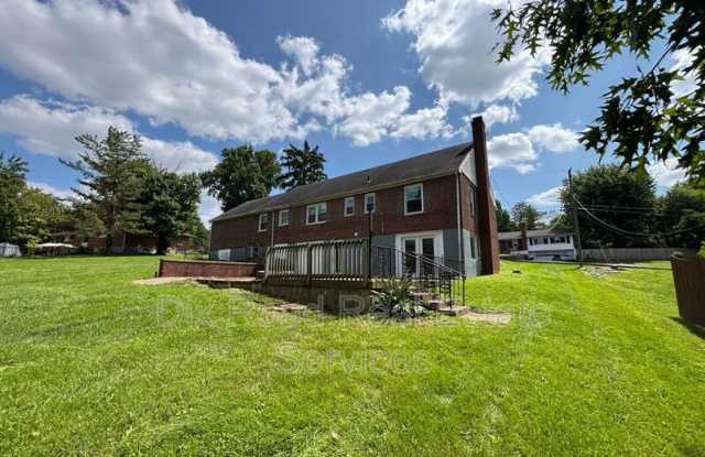 1750 North Staunton Drive Gallery 3