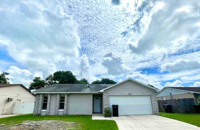 Cute 2/2 Home in SouthEast Orlando by Rio Pinar! - 7573 Rio Pinar Lakes Boulevard, Orange County, FL 32822