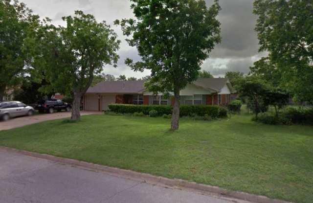 3127 S. 9th St. - 3127 South 9th Street, Chickasha, OK 73018