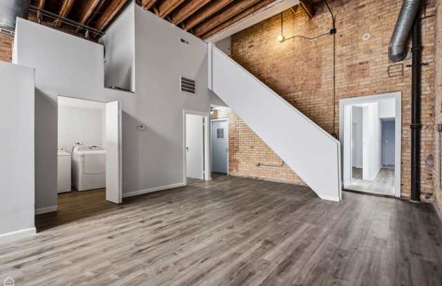 1742 N Mozart Street Gallery 3