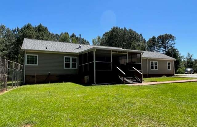 House with Barn and Acreage Gallery 3
