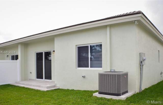 1517 Southwest 65th Place Gallery 3