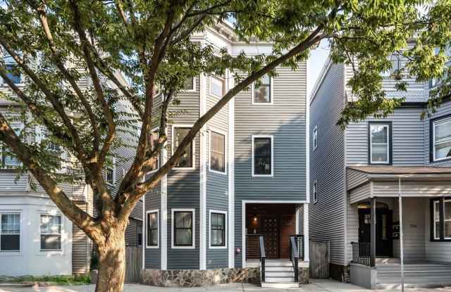 724 E 2nd St photos photos
