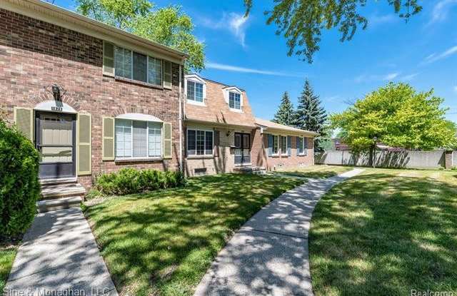 1824 SHIRE Court - 1824 Shire Court, Royal Oak, MI 48073