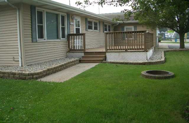 247 Crestview Lane - 247 Crestview Lane, Crown Point, IN 46307