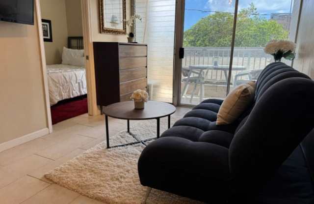 One Bedroom in Honolulu at Queens Villa photos photos