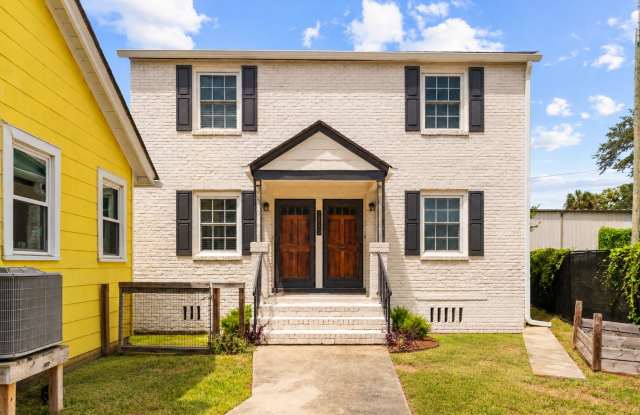2230 Sunnyside Avenue - B Gallery 1