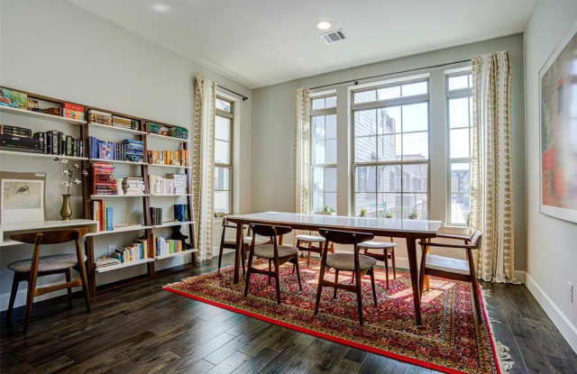 2725 Yellow Jasmine Lane Gallery 2