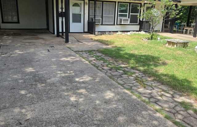 1905 Poage Ave photos photos