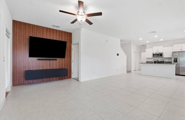 4429 TUSCAN LOON Drive Gallery 4
