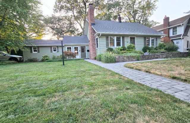 285 Voorhis Avenue photos photos