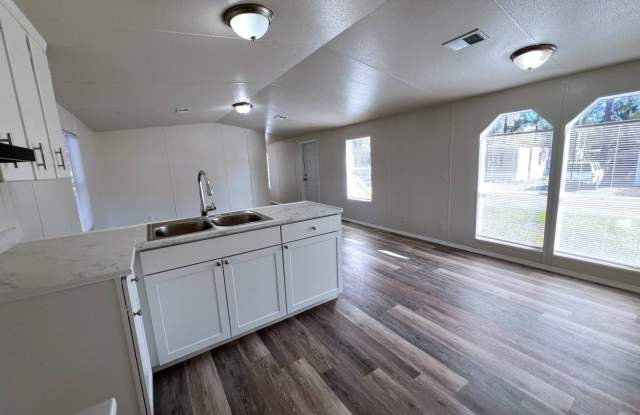 5337 NE 27th Ave - 5337 Northeast 27th Avenue, Gainesville, FL 32609