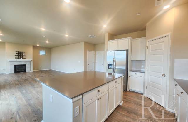 4BD, Office, AND Bonus Room Bremerton Home w/ A/C! Gallery 3