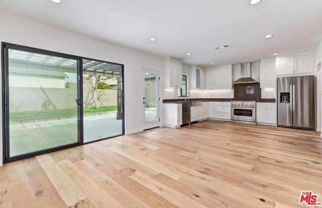 11275 REGENT Street - 11275 W Regent St, Los Angeles, CA 90066