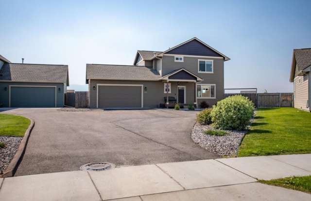 Modern Home in 44 Ranch photos photos