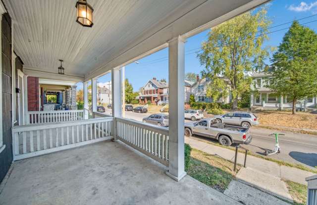 Prime Location 5BR / 2BA house just off High St! Gallery 3