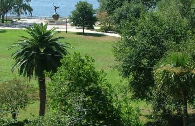 1661 RIVERSIDE Avenue Gallery 3