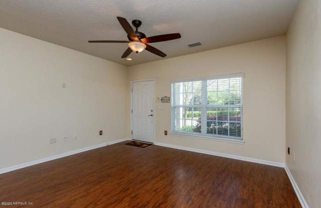 11463 SUMMERVIEW CIR Gallery 3